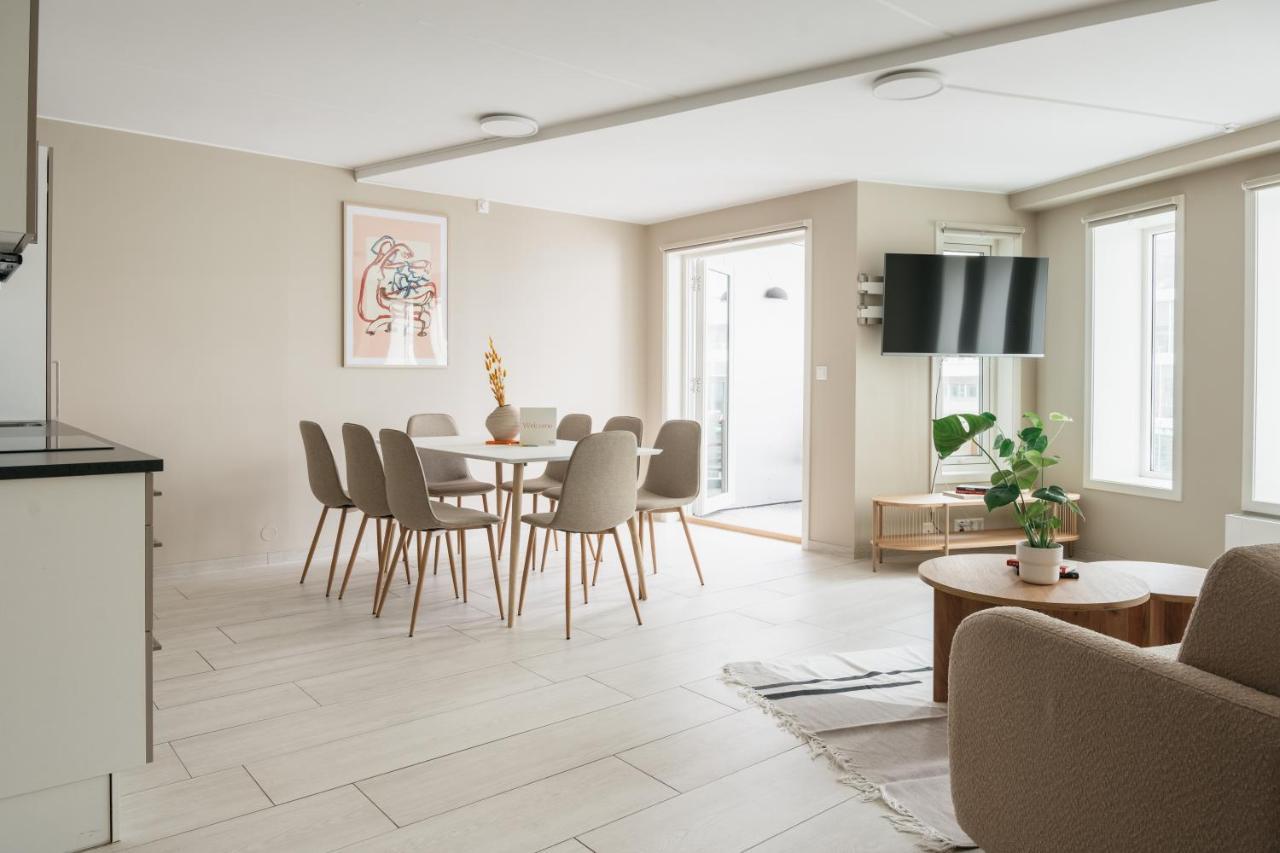 Stay L Urban - Spacious Apartment With Private Terrace Bergen Bagian luar foto