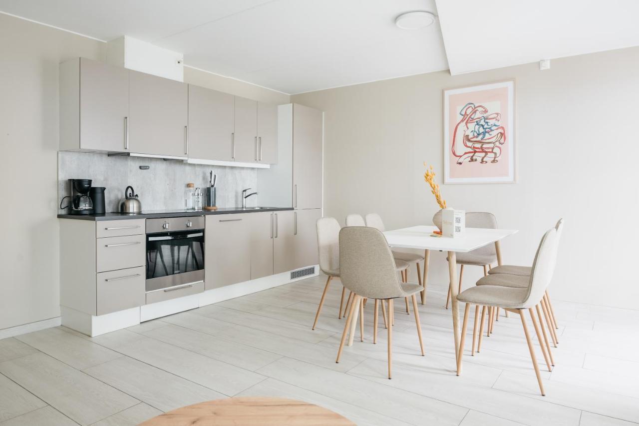 Stay L Urban - Spacious Apartment With Private Terrace Bergen Bagian luar foto