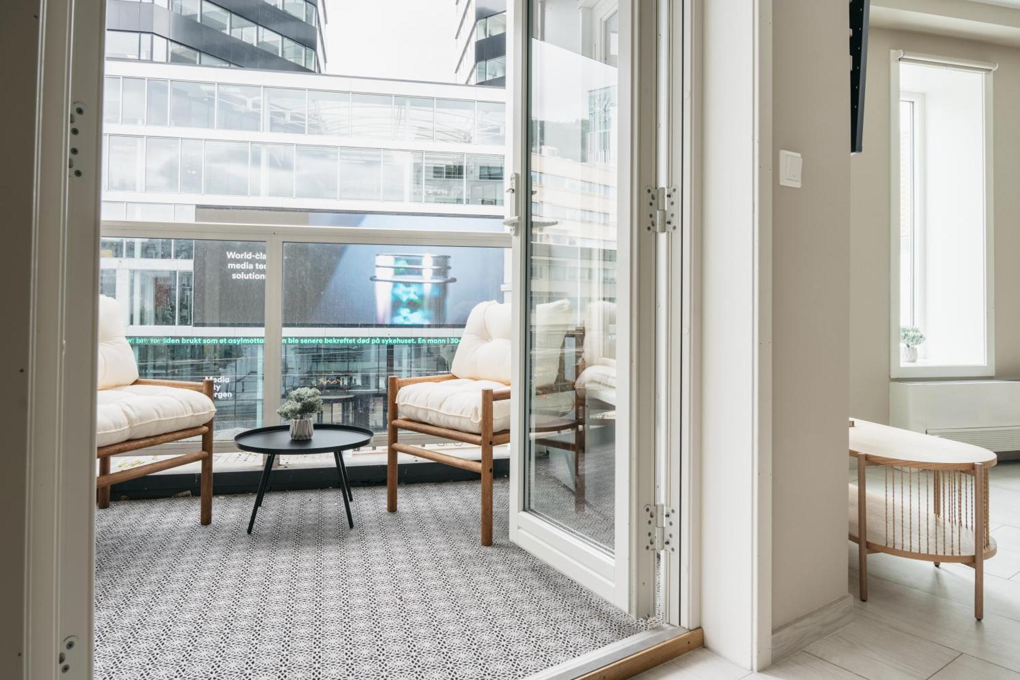 Stay L Urban - Spacious Apartment With Private Terrace Bergen Bagian luar foto