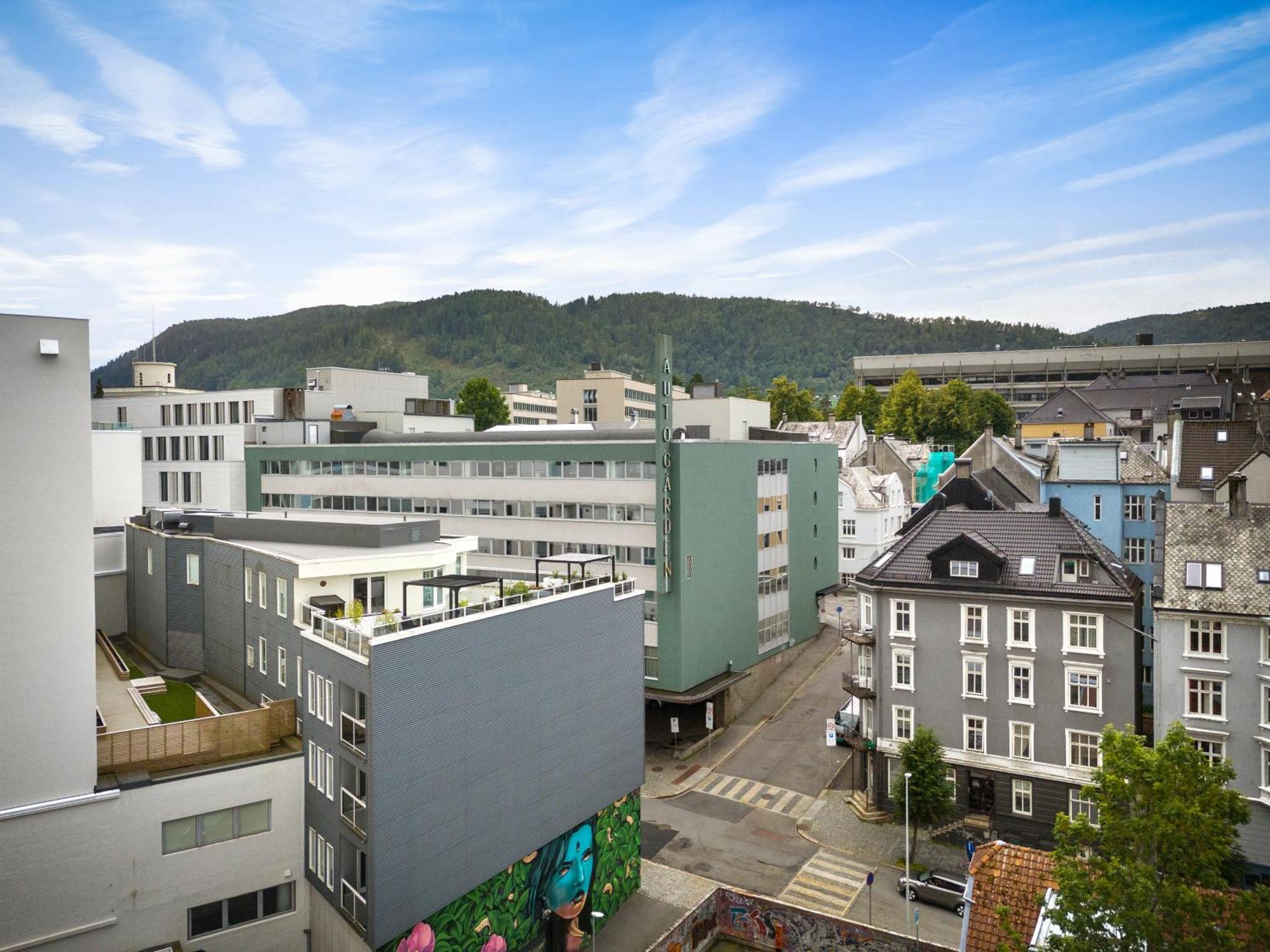 Stay L Urban - Spacious Apartment With Private Terrace Bergen Bagian luar foto