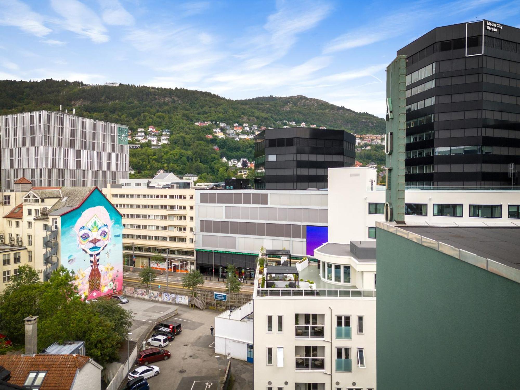 Stay L Urban - Spacious Apartment With Private Terrace Bergen Bagian luar foto